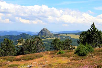 Parc naturel regional des monts d ardeche en ardeche guide touristique de l ardeche rhone alpes