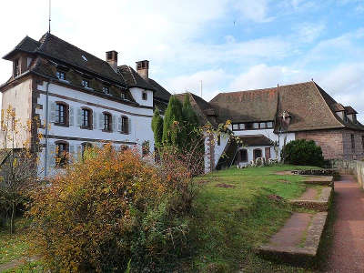 Parc naturel regional des vosges du nord la maison du parc a la petite pierre routes touristiques guide du tourisme