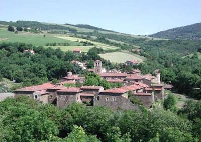 Parc naturel regional du pilat le village de pelussin guide de tourisme de rhone alpes