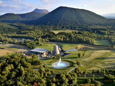 Parc vulcania parc des volcans routes touristiques du puy de dome guide touristique auvergne