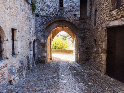 Perouges plus beau village porte routes touristiques de ain guide du tourisme de rhone alpes