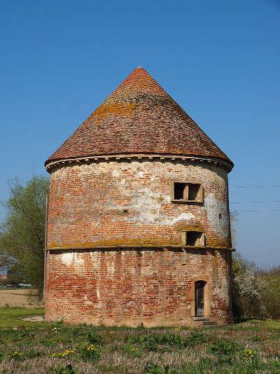 Perrex pigeonnier de l ancien chateau route touristique de ain guide du tourisme auvergne rhone alpes