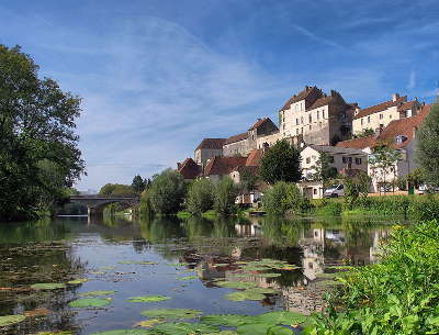 Pesmes enceinte medievale plus beaux villages de france routes touristiques de hautes saone guide touristique franche comte