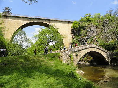 Pierre perthuis les deux ponts sur la cure routes touristiques dans l yonne guide du tourisme en bourgogne