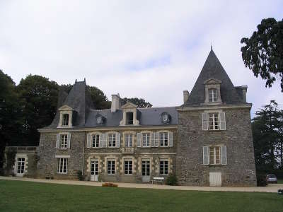 Pire sur seiche chateau de l epinay route touristique de l ille et vilaine guide du tourisme de bretagne