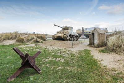 Plages du debarquement char americain routes touristiques du calvados guide touristique de normandie