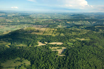 Plateau de gergovie route des lacs d auvergne guide touristique du puy de dome