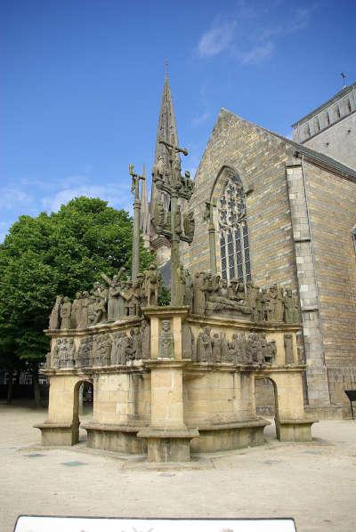 Plougastel daoulas calvaire de plougastel daoulas road trip dans le finistere guide du tourisme de bretagne