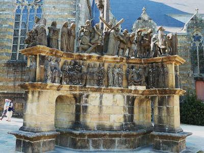 Plougastel daoulas le calvaire road trip dans le finistere guide du tourisme de bretagne