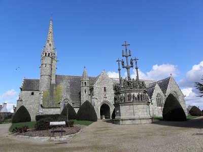 Plougonven circuit des enclos paroissiaux du pays de morlaix routes touristiques dans le finistere guide du tourisme e