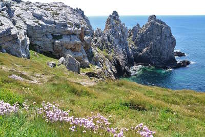 Pointe de pen hir guide de tourisme du finistere bretagne