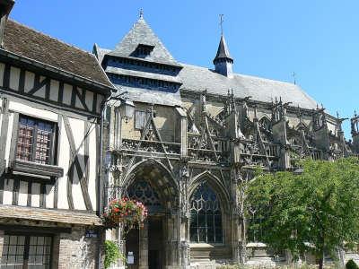 Pont de l arche l eglise notre dame des arts routes touristiques de l eure guide touristique de la haute normandie