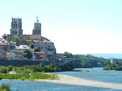 Pont saint esprit route des vins de pont esprit a saint victor guide du tourisme du gard