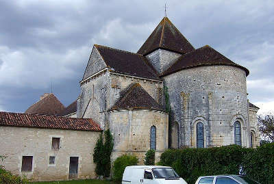 Prieure de villesalem journet route des abbayes et monuments du haut poitou guide du tourisme de la vienne