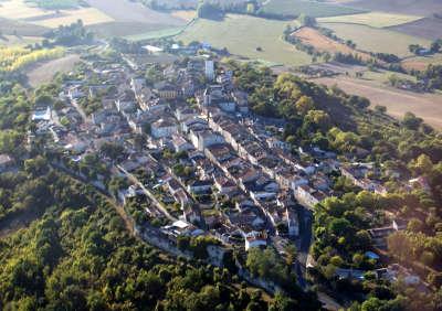 Puymirol plus vieille bastide du lot et garonne routes touristiques du lot et garonne guide du tourisme d aquitaine