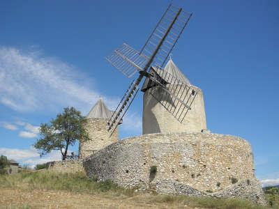 Regusse moulins a vent routes touristiques du var guide touristique de la provence alpes cote d azur