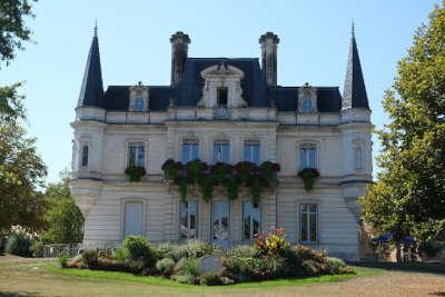 Riberac mairie routes touristiques de la dordogne guide du tourisme d aquitaine