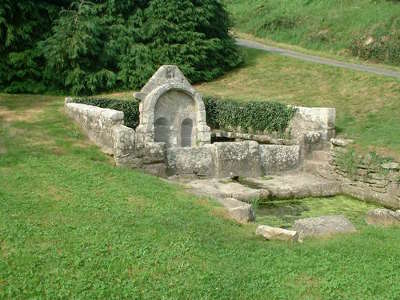 Riec sur belon fontaine saint leger a riec sur belon les routes touristiques dans le finistere guide du tourisme en bretagne