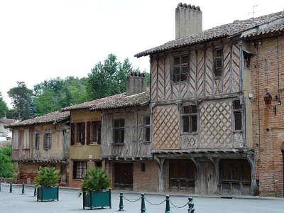 Rieux volvestre les maisons a colombages routes touristiques de la haute garonne guide du tourisme du midi pyrenees