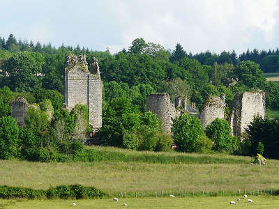 Rilhac lastours les ruines du chateau lastours routes touristiques de la haute vienne guide du tourisme du limousin
