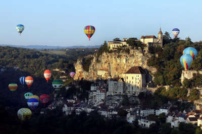 Rocamadour cite medievale grand site de france les montgolfiades routes touristiques du lot guide touristique midi pyrenees