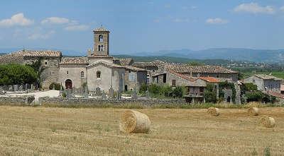 Rochecolombe eglise saint pierre de sauveplantade route touristique de ardeche guide du tourisme de rhone alpes