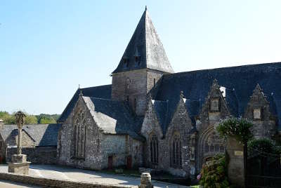 Rochefort en terre plus beau village de france petite cite de caractere l eglise et le calvaire routes touristiques dans le morbihan guide du tourisme