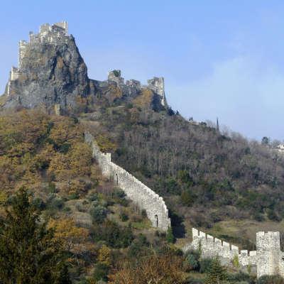 Rochemaure village de caractere le chateau de rochemaure les routes touristiques de l ardeche guide du tourisme rhone alpes