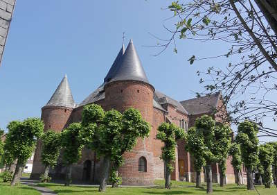 Rocquigny l eglise fortifie routes touristiques dans les ardennes guide du tourisme