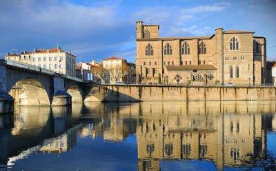 Romans sur isere la collegiale routes touristiques de la drome guide du tourisme de rhone alpes