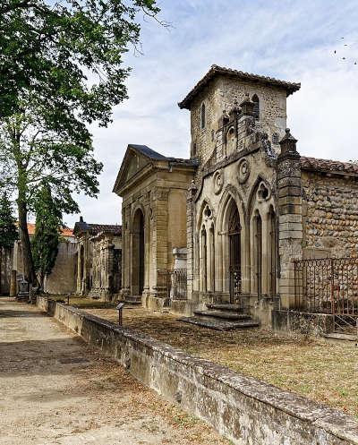 Romans sur isere ville et pays d art et d histoire calvaire des recollets chapelles routes touristiques de la drome guide touristique de rhone alpes