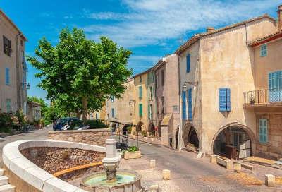 Roquebrune sur argens rue des potences routes touristiques du var guide touristique de la provence alpes cote d azur