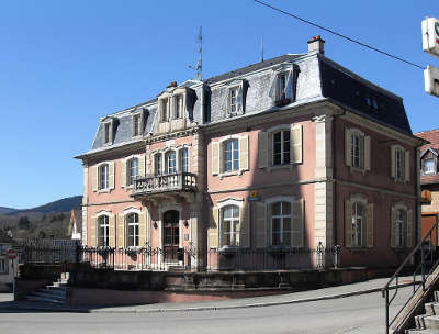 Rougemont le chateau l hotel de ville routes touristiques du teritoire de belfort guide du tourisme de franche comte