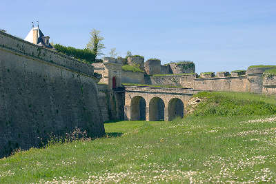 Route des coteaux la citadelle de blaye route des vins de bordeaux guide de tourisme de la gironde aquitaine