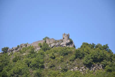 Ruines du chateau de cornillon sur l oule parc naturel des baronnies