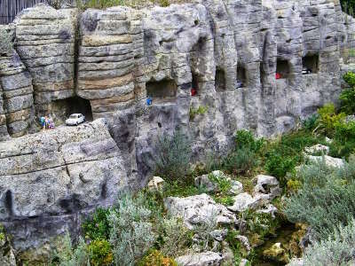 Ruoms defile routes touristiques de ardeche guide du tourisme du rhone alpes