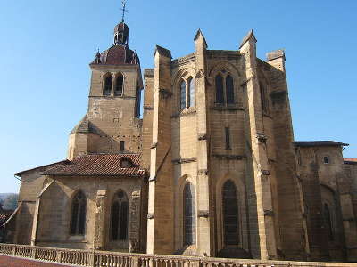 Saint antoine l abbaye eglise abbatiale cote chevet routes touristiques de isere guide du tourisme de rhone alpes