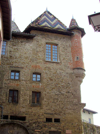 Saint antoine l abbaye toit dauphinois routes touristiques de isere guide du tourisme de rhone alpes