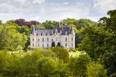 Saint aubin des landes chateau des tesnieres route touristique de l ille et vilaine guide du tourisme de bretagne