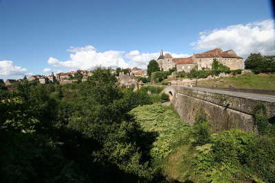 Saint benoit du sault plus beau village de france les routes touristiques dans l indre guide du tourisme centre val de loire