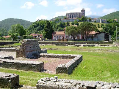 Saint bertrand de comminges plus beau village les ruines antiques et la cathedrale medievale routes touristiques de haute garonne guie du tourisme de midi pyrenees