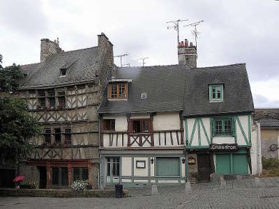 Saint brieuc vieilles maisons routes touristiques dans les cotes d armor guide du tourisme en bretagne