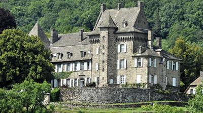 Saint chamant chateau routes touristiques du cantal guide touristique de l auvergne