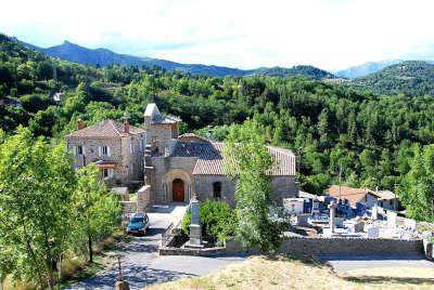 Saint cirgues de prades eglise route touristique de ardeche guide du tourisme de rhone alpes