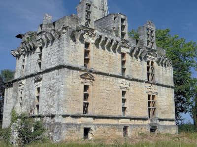 Saint cyprien chateau de fages routes touristiques de la dordogne guide du tourisme d aquitaine