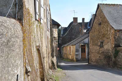 Saint denis d anjou petite cite de caractere ruelle rene routes touristiques de mayenne guide du tourisme pays de la loire