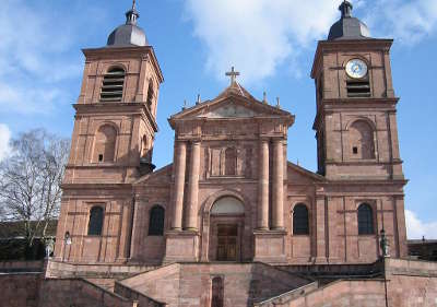 Saint die des vosges la cathedrrale routes touristiques des vosges guide du tourisme de la lorraine