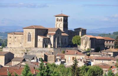 Saint donnat sur l herbasse la collegiale routes touristiques de la drome guide du tourisme de rhone alpes