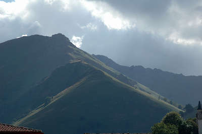 Saint etienne de baigorry route des cols des pyrenees guide du tourisme des pyrenees atlantiques aquitaine
