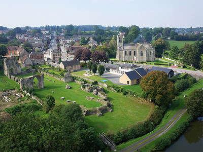 Saint evroult notre dame du bois abbaye route au fil de la risle et de l iton routes touristiques de l orne guide du tourisme normandie